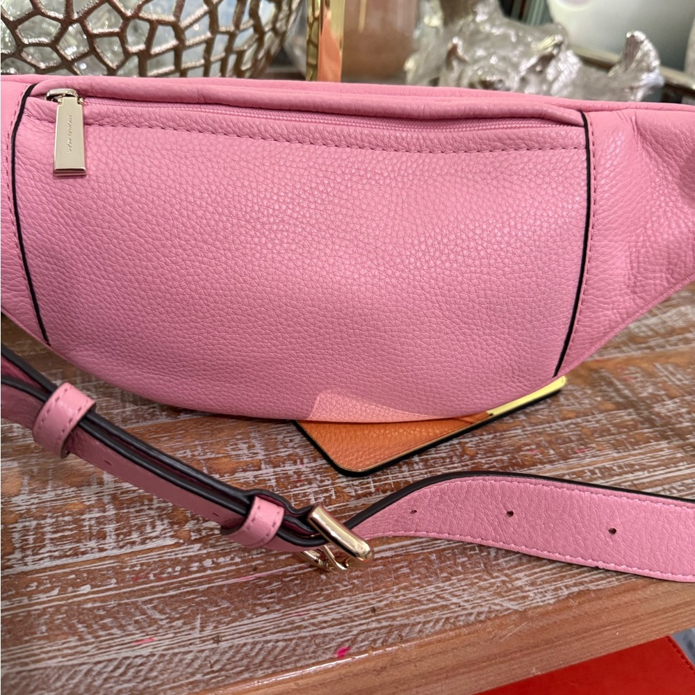 Michael Kors Mott Brandy Bubble Gum Pink Pebble Leather Belt Bag, Shoulder Bag - Picture 2 of 12